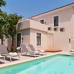 Отель Epavli Boutique 4*
