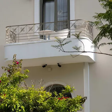 Epavli Boutique Luxury ホテル 4*
