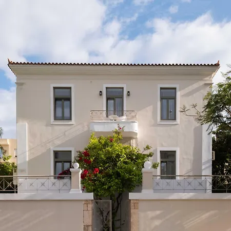 Epavli Boutique Luxury 4* ハニア