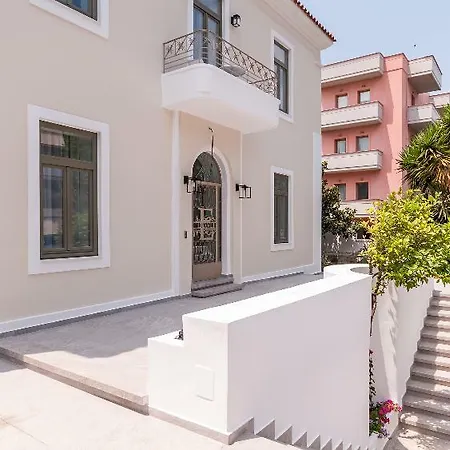 Epavli Boutique Luxury ホテル 4*